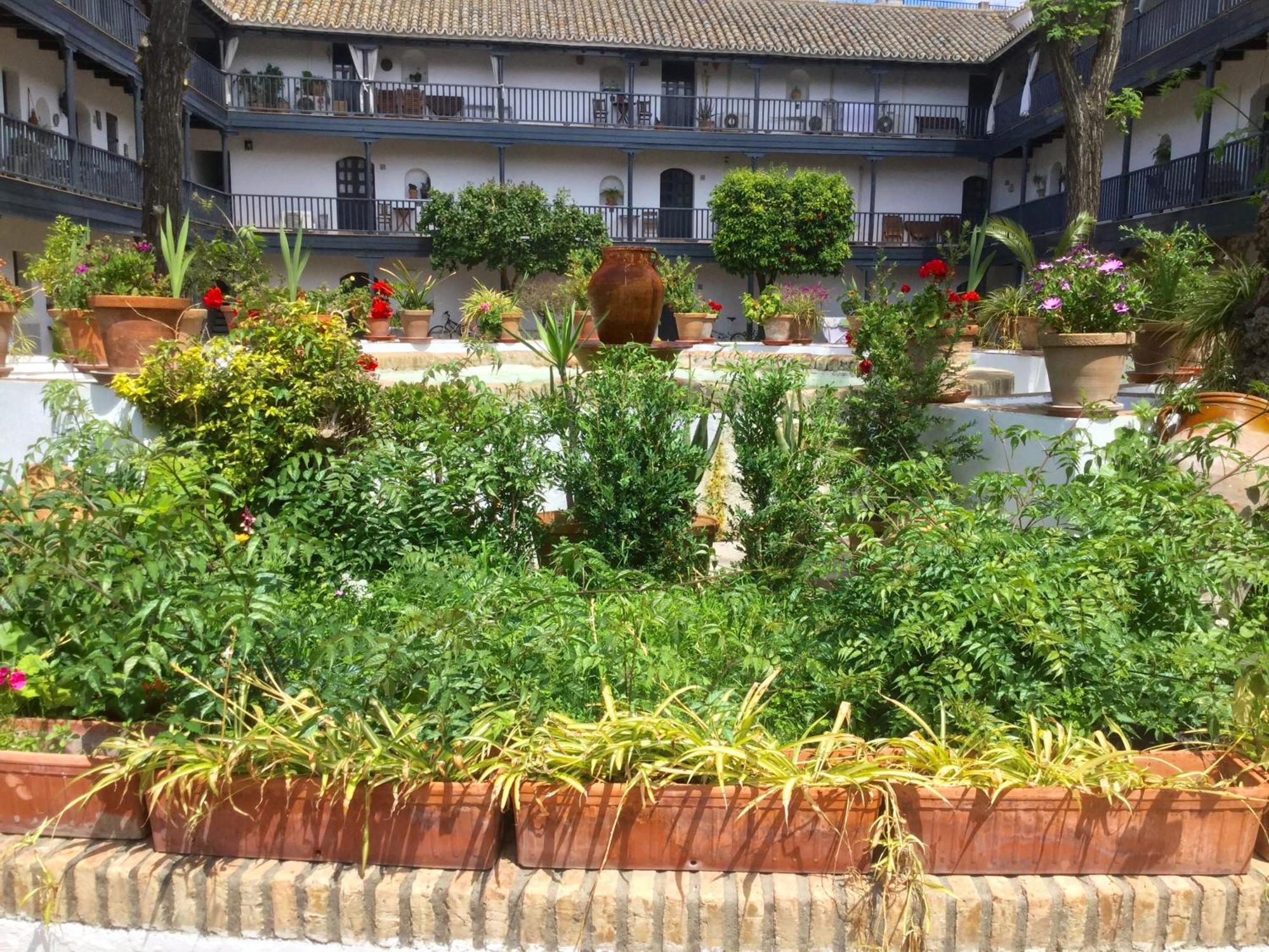 Andalusian Courtyard — Fotos 1